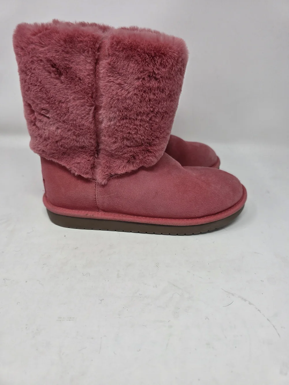 Koolaburra by UGG Pink Victoria Short Faux Fur Suede Winter Boots Size 4 Youth